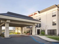 Hampton Inn Tracy 3*