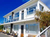 Roslyn Apartments 4*