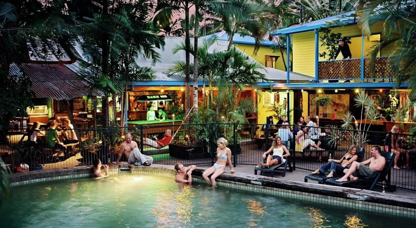 Calypso Inn Backpackers Resort 2*