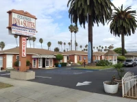 Oceanside Inn and Suites 2*