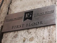 Piazza Del Gesu Luxury Suites 