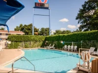 Motel 6 Leominster 1*