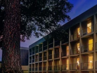 Whispering Woods Hotel & Conference Center 3*