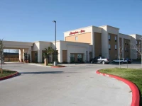Hampton Inn La Grange 2*