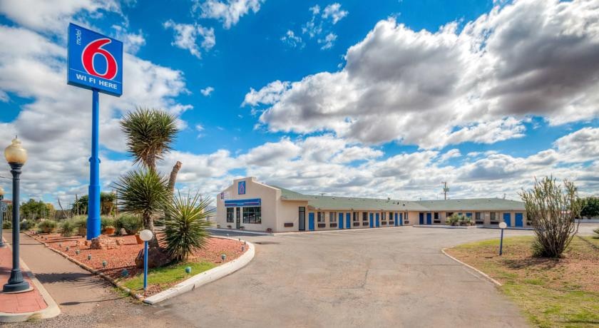 Motel 6 Van Horn 2*