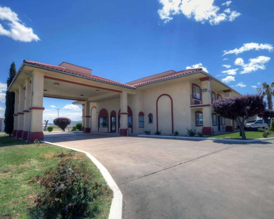 Econo Lodge Van Horn 2*