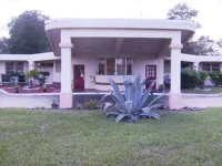 Nassau Holiday Motel 2*