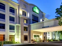 Wingate by Wyndham Miramar 3*