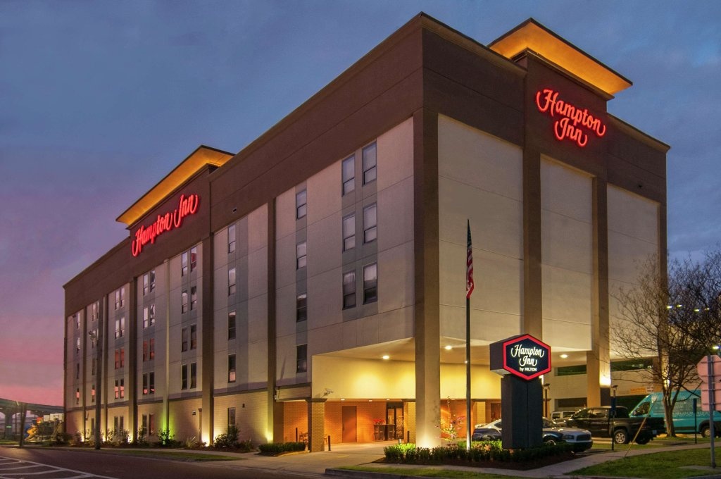 Hampton Inn Metairie 3*