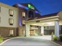 Holiday Inn Express Charles Town 2*