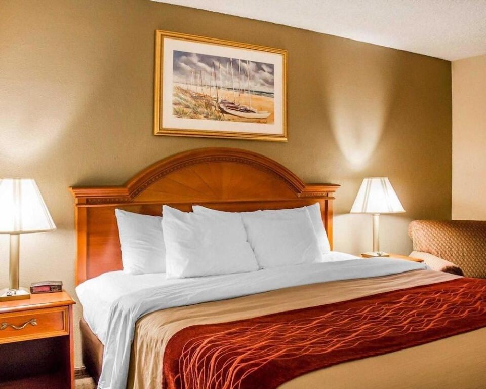 Comfort Inn Cedar Point 2*