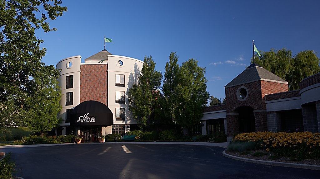 Inn on Woodlake 2*
