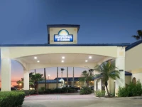 Days Inn And Suites Winnie 2*