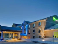 Holiday Inn Express Hotel & Suites Cadillac 2*