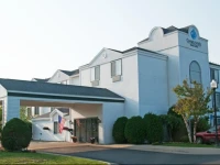 Charlevoix Inn & Suites 2*