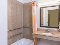 La Quinta Inn & Suites Winnie 3*