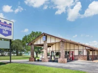 Knights Inn Chanute 2*