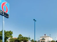 Motel 6 Cleburne 1*