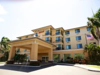 Courtyard Maui Kahului Airport 3*