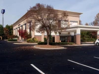 Hampton Inn Commerce 3*