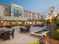 Courtyard Mankato 2*
