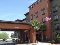 Holiday Inn Express Surprise 2*
