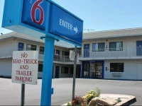 Motel 6 Atascadero 2*