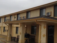 Lyons Inn 1*