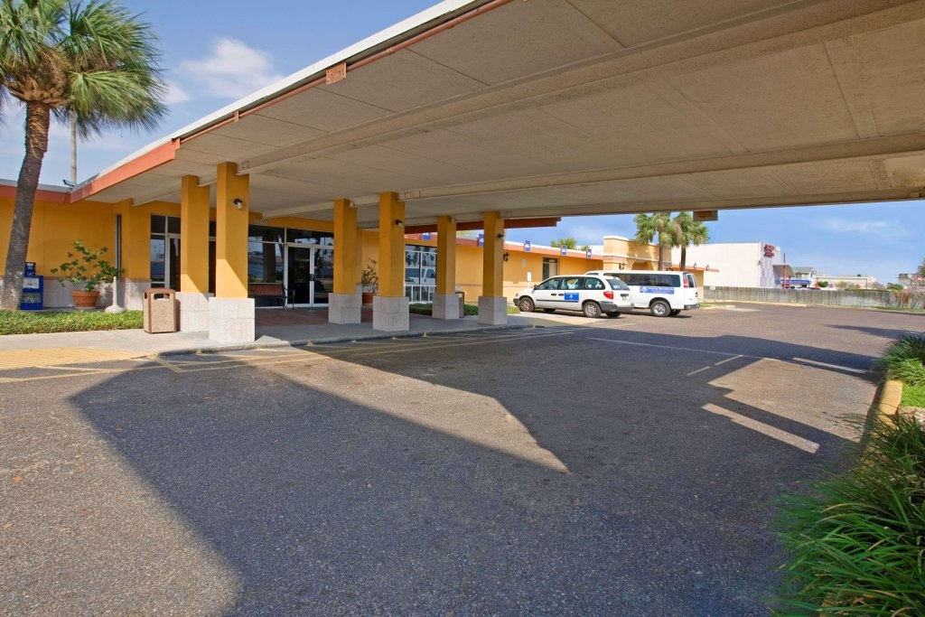 Americas Best Value Inn Laredo 3*