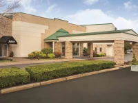 Radisson Hotel Providence Airport 3*