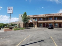 Parachute Inn 2*
