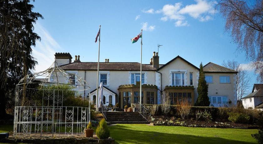 Northop Hall Country House Hotel 3*
