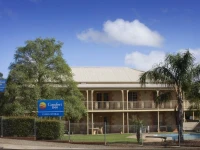 Comfort Inn Clare Central 4*