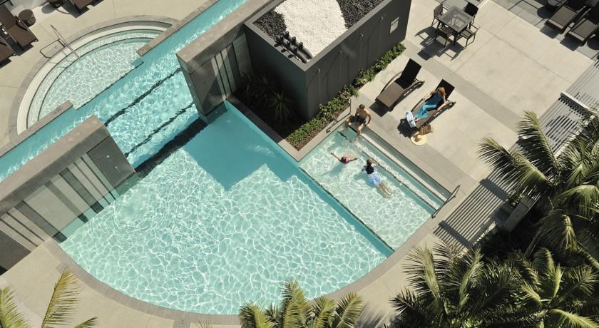 Peppers Broadbeach 5*