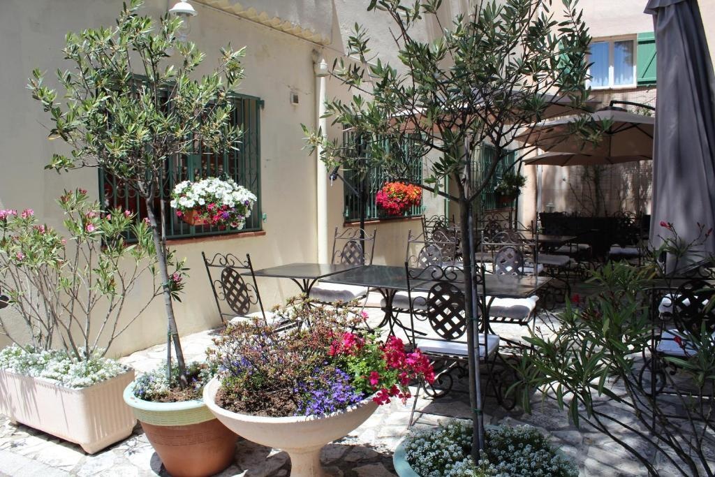 Le Clos Des Pins 2*