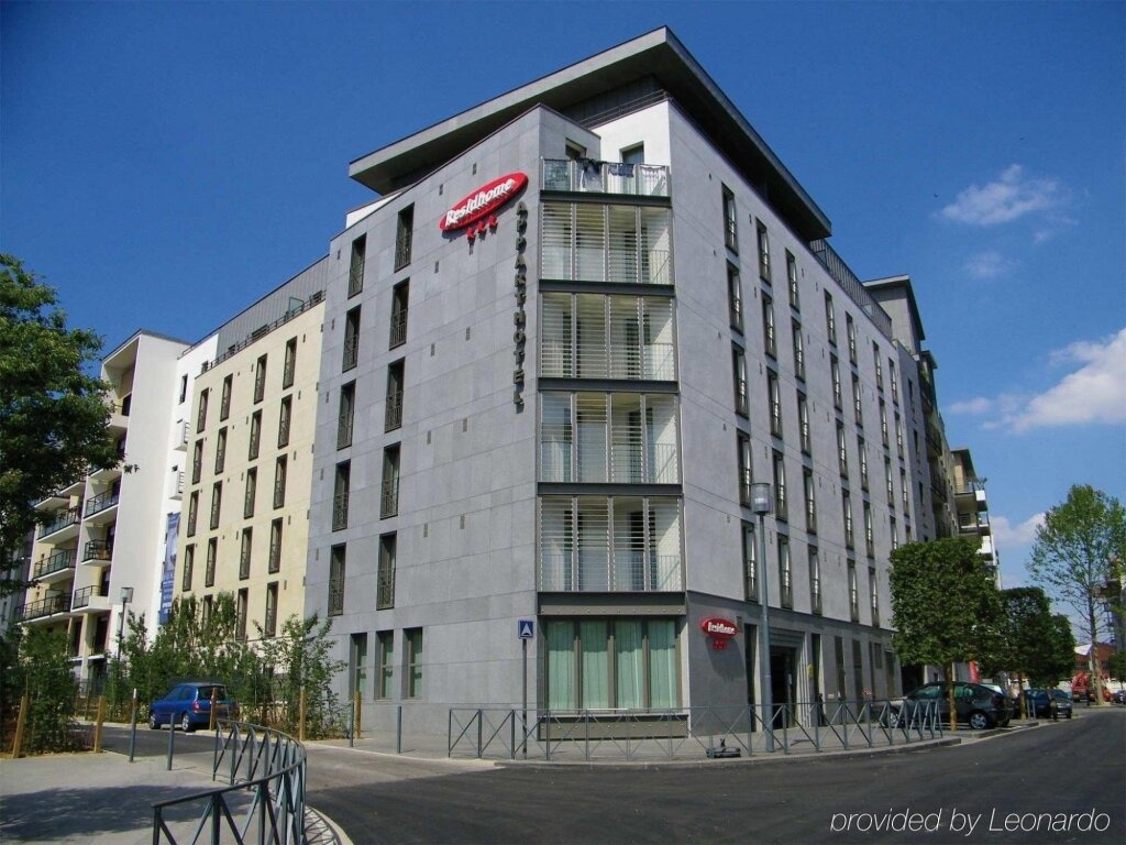 Residhome Asnieres 3*