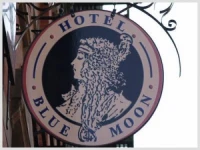 Blue Moon 4*