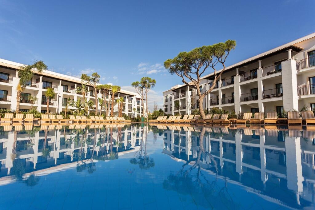 Pine Cliffs Resort 5*