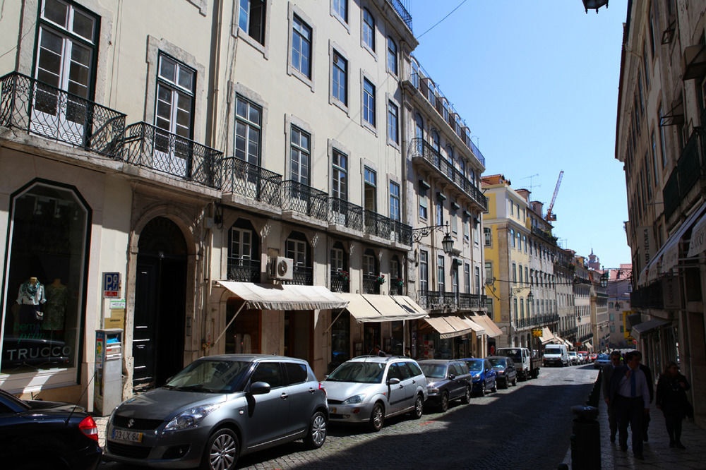 Traveling To Lisbon Chiado 