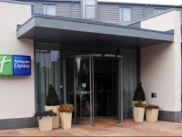Holiday Inn Express Liverpool Hoylake 3*