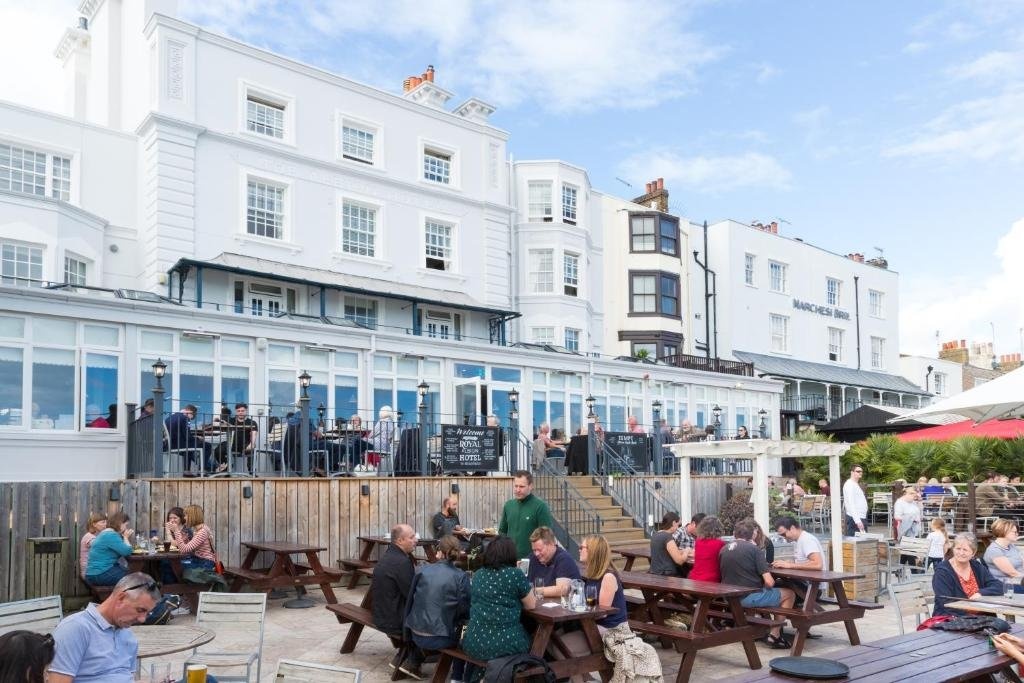 Royal Albion Hotel 2*