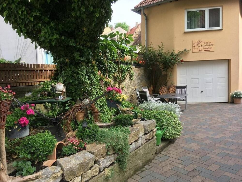 Pension am Schlossberg 3*