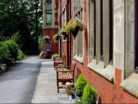 BEST WESTERN Broadfield Park Hotel 3*