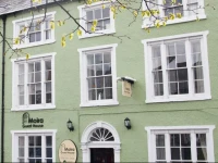 Moira Guest House 4*