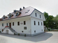 Dvor Tacen
