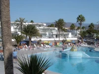 Vista Oasis 1*