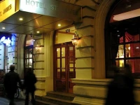 St. James 2*