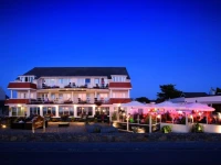 Cobo Bay Hotel 3*