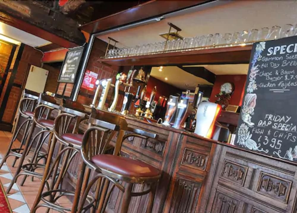 Crown Hotel Brackley 3*