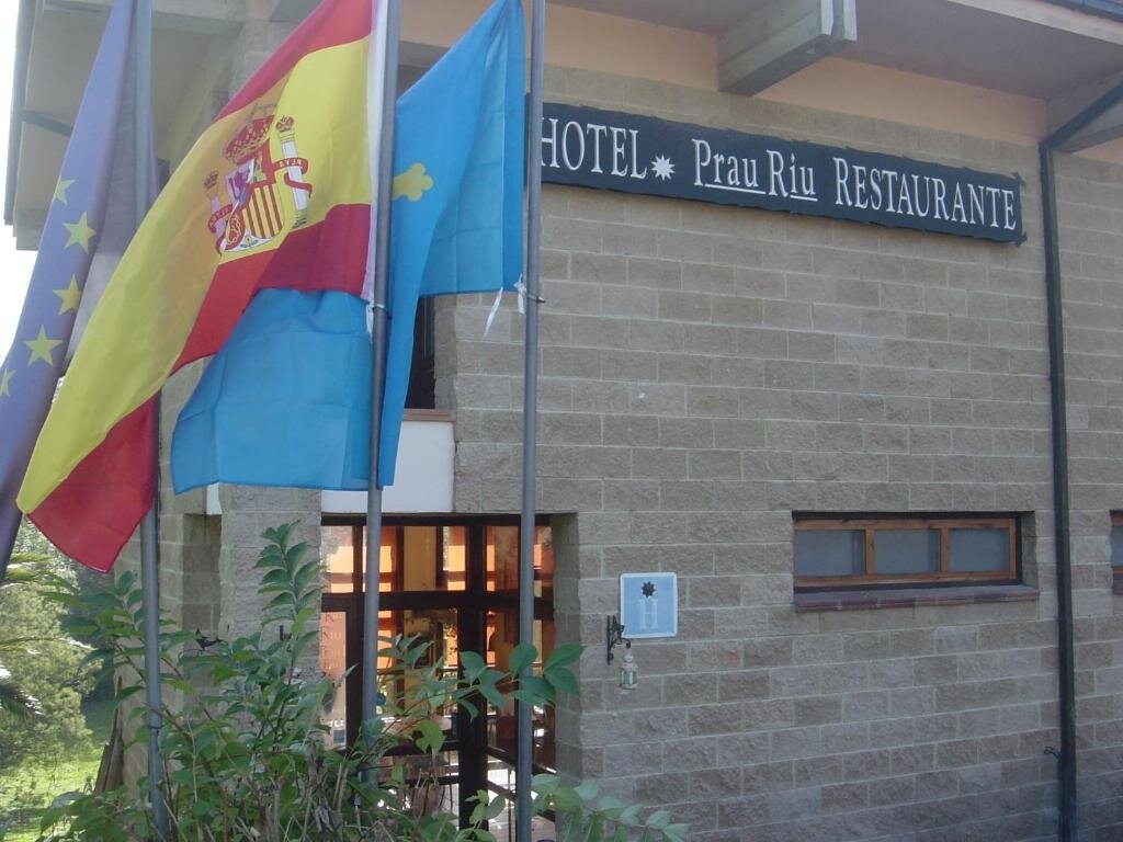 Prau Riu 1*